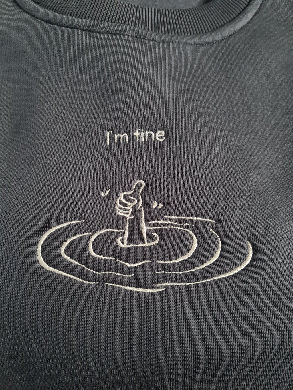 I'm fine - Besticktes Sweatshirt
