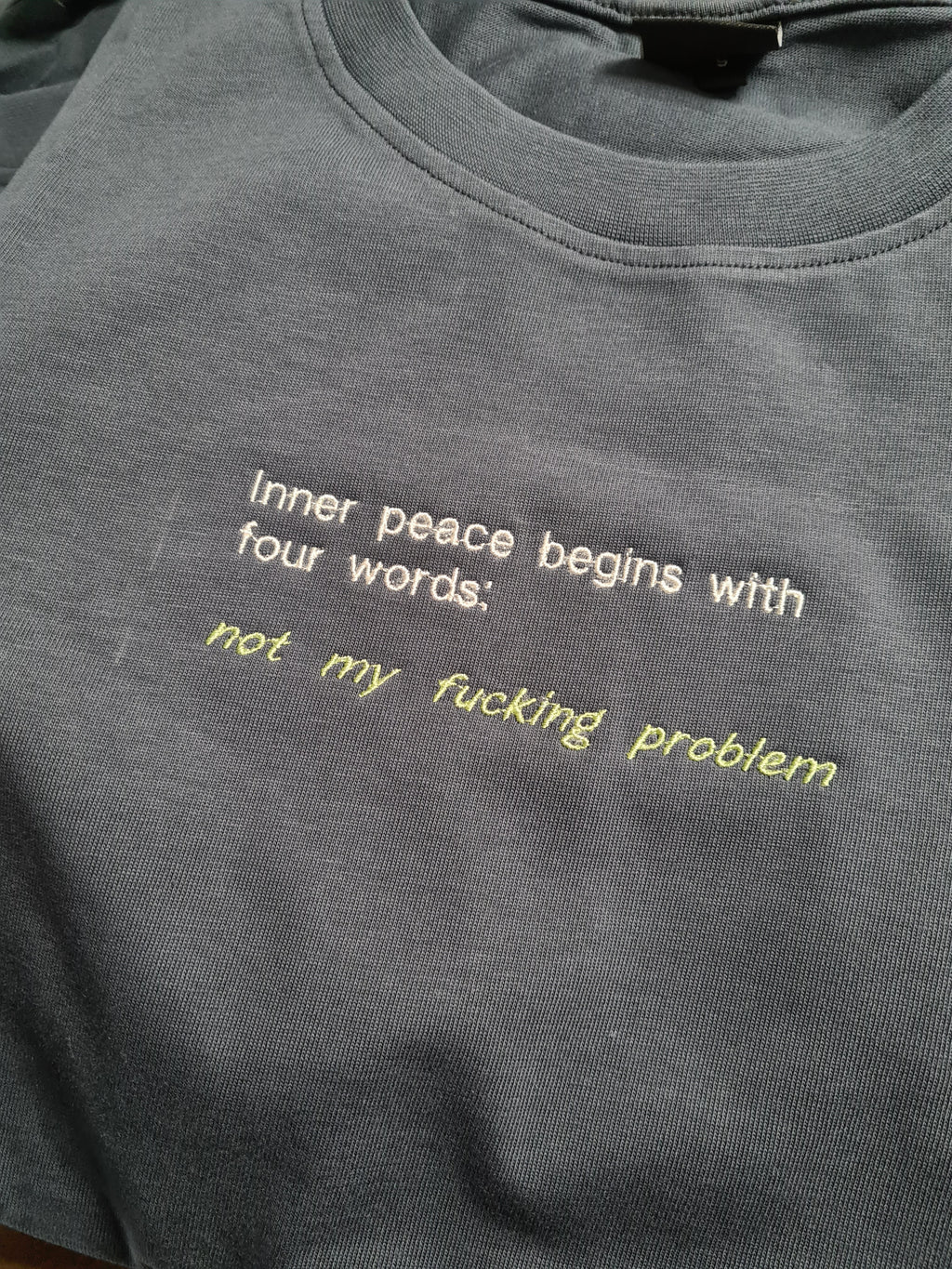 Inner peace - Besticktes T-Shirt