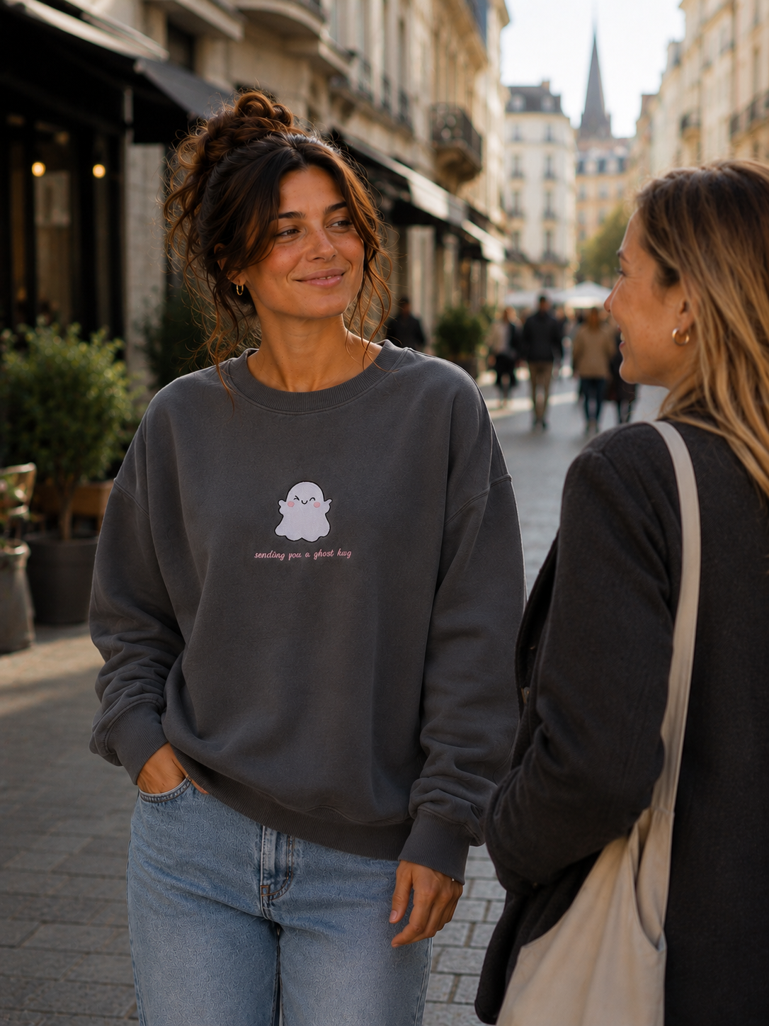 Ghost hug - Besticktes Sweatshirt